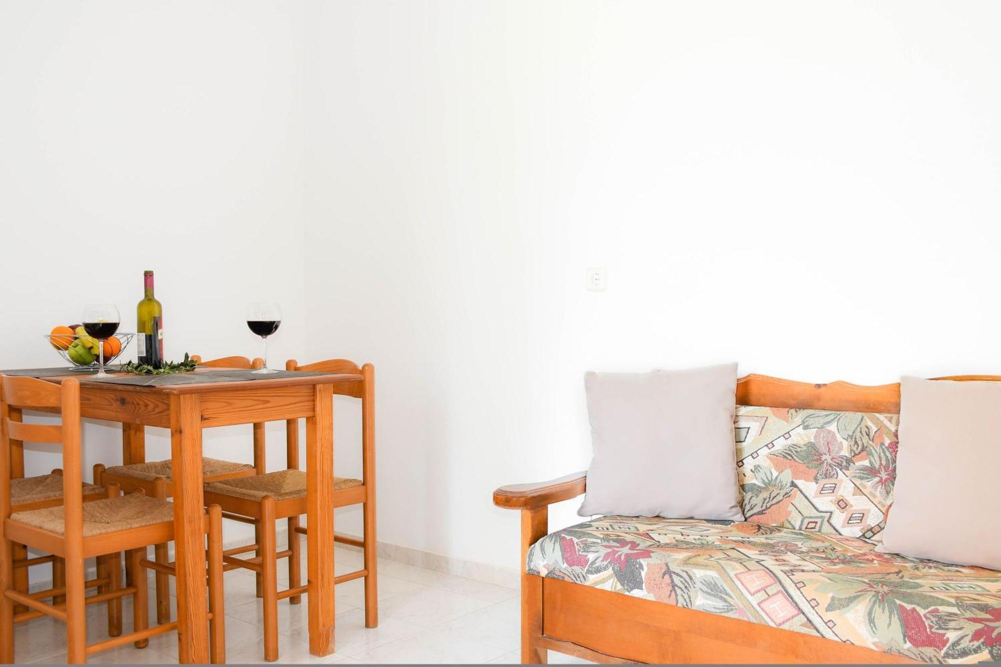 Litinas Apartments With Pool Agia Marina Exterior foto